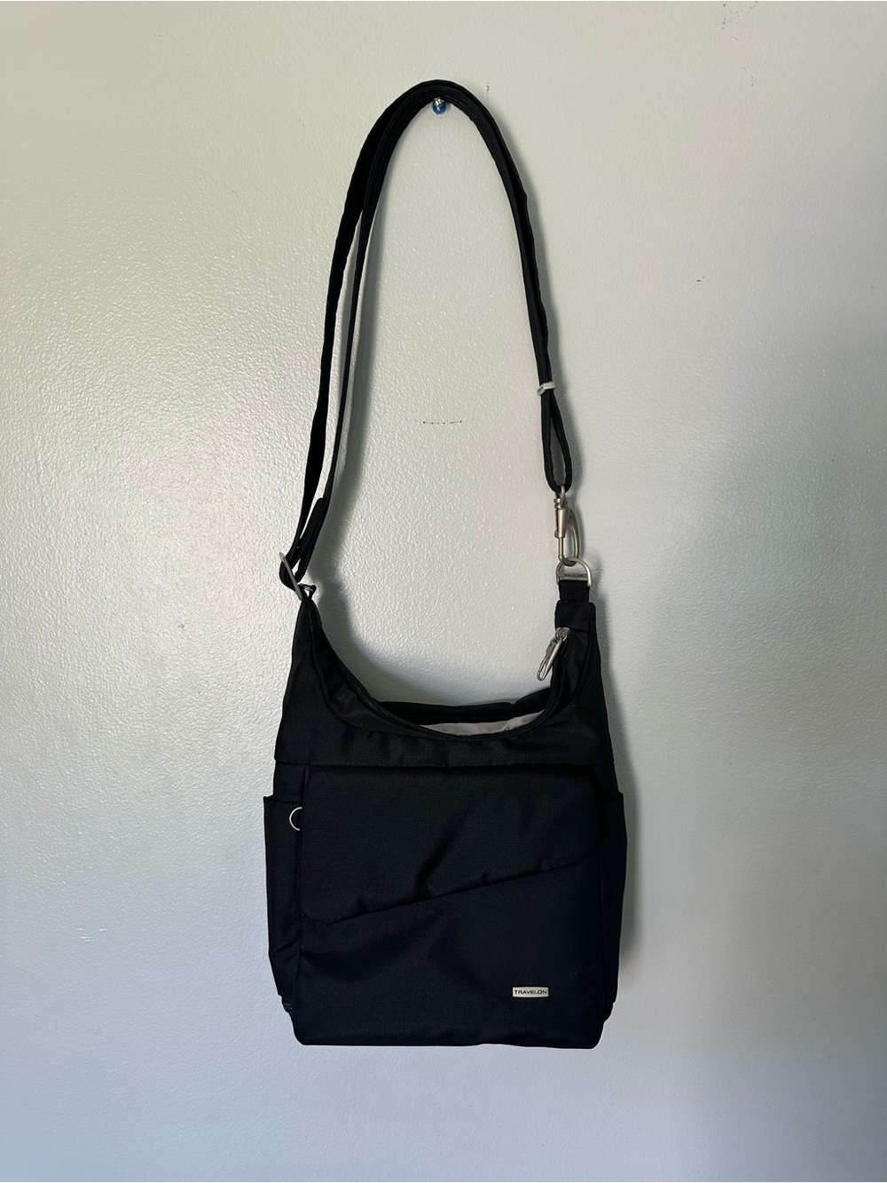 Travelon Anti-theft Black Crossbody Messenger Bag